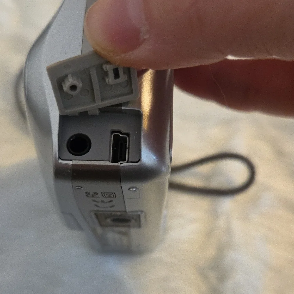 Olympus Camedia D-580 Zoom Digital Camera - Tested & Working - Silver Y2K